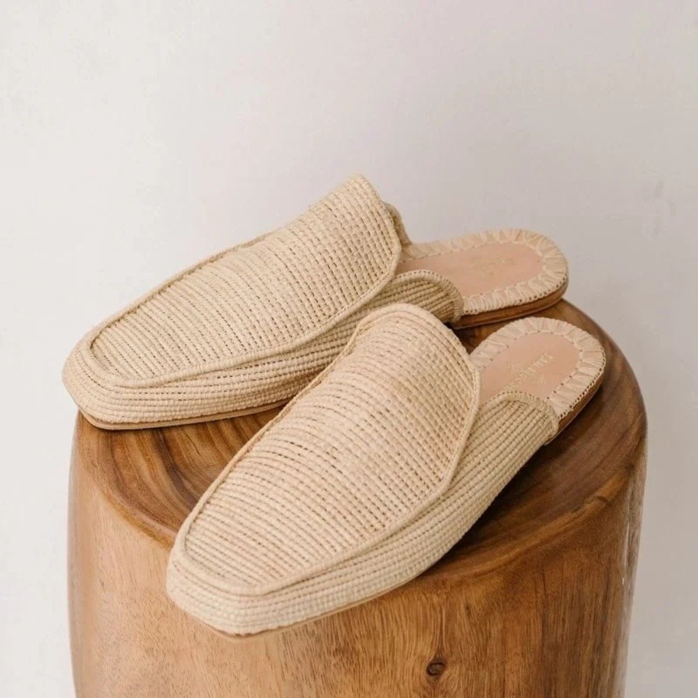 Bulibasha Woven Raffia Mules Beige Square Toe Flats Slides Size 40 EU 9 US Munas
